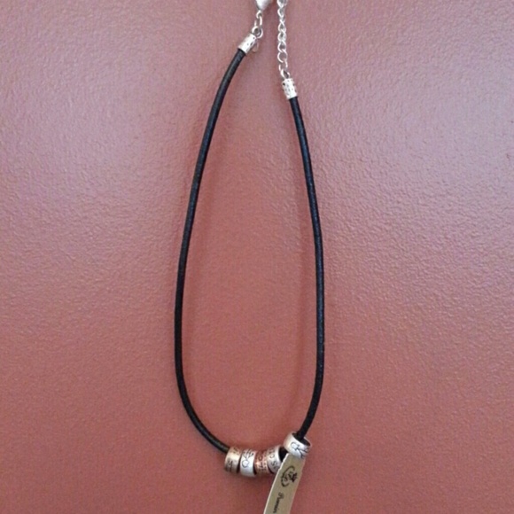 Premier Design Circle of Friends necklace - Picture 2 of 3