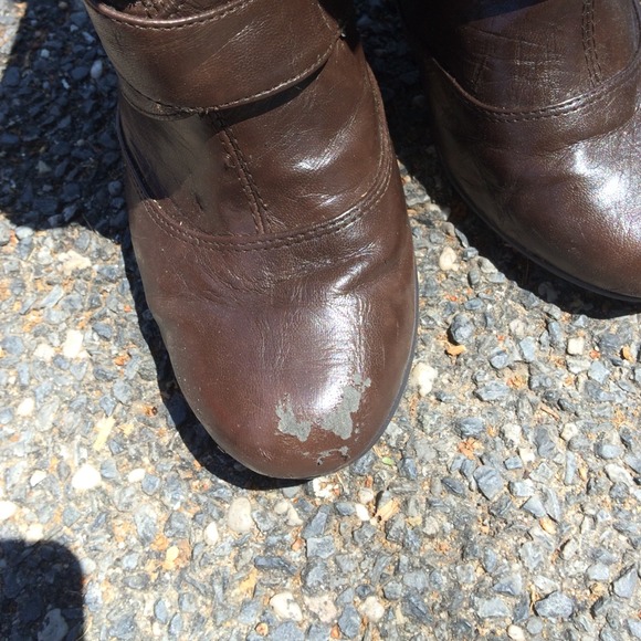 Brown heels boots - Picture 2 of 3