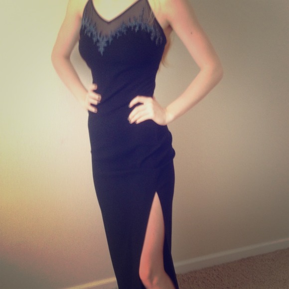 Size 4 floor length Vintage dress; new condition