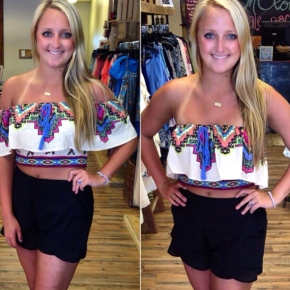 ❗️MUST GO ❗️Flying Tomato Super cute top!