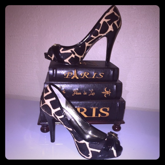 Giraffe print peep toe heels