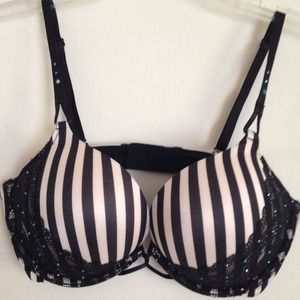 Victoria Secret Bombshell Plunge Bra - 34C