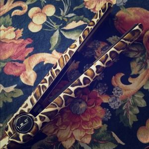 💖ISO FLAT IRON💖❗️Last price reduction❗️