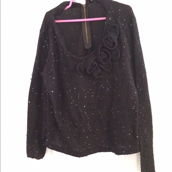 Adorable black sweater!