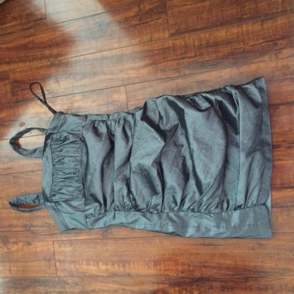 Semi formal dress - Picture 2 of 2