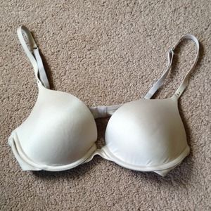 VS Demi Uplift Bra