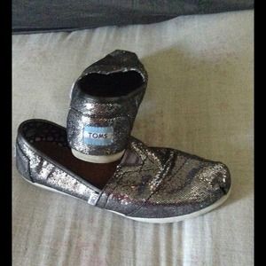 Toms glitter