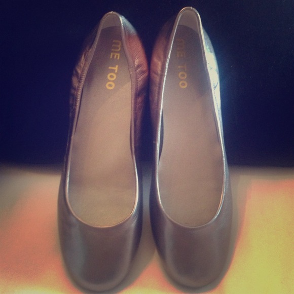 Never worn! Silver flats