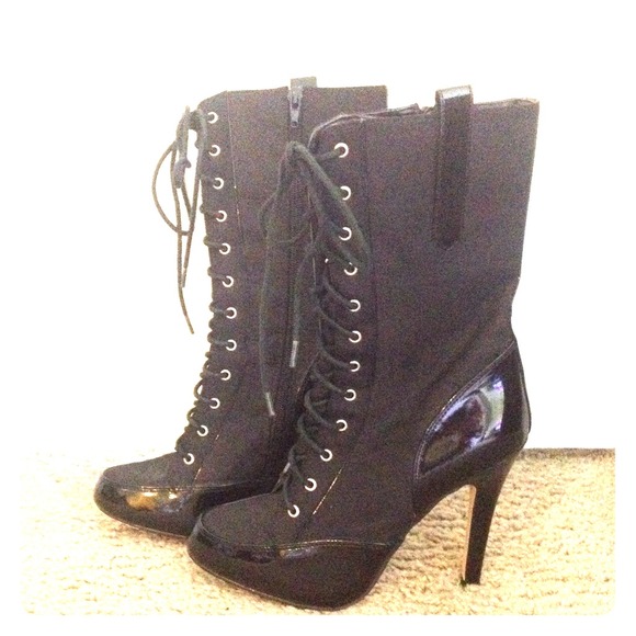 Lace up platform heeled city boots