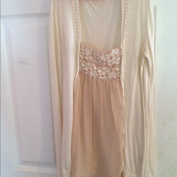 Adorable detailed top!