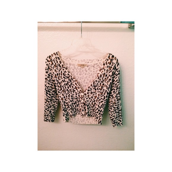 🚫SOLD🚫Cheetah cardi