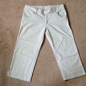 AE khaki capris