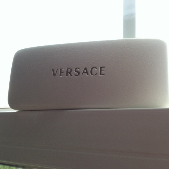 Authentic Versace 👓🌸❤Glass case😍👓💋