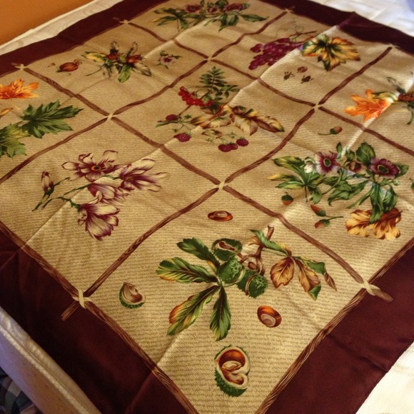 SALE 🇺🇸 Square Vintage Echo Fall Silk Scarf