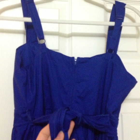Royal blue dress w/pockets, & sweetheart neckline! - Picture 4 of 4