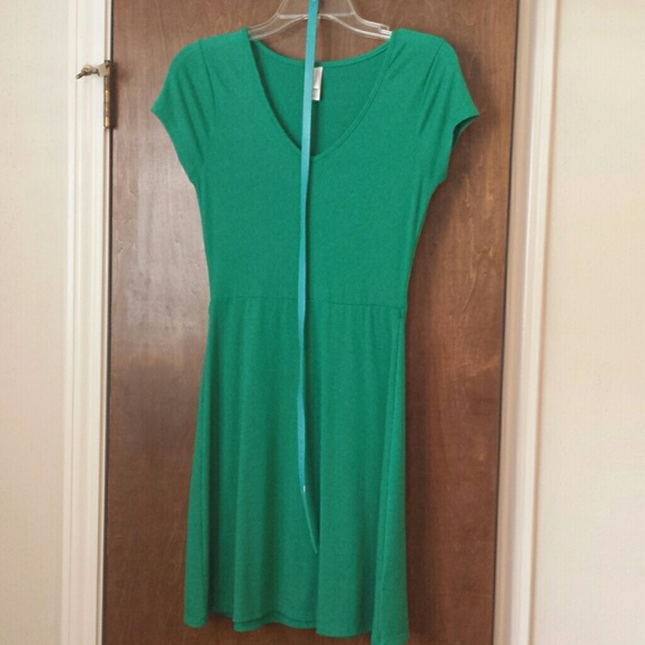 REDUCED! Adorable green dress