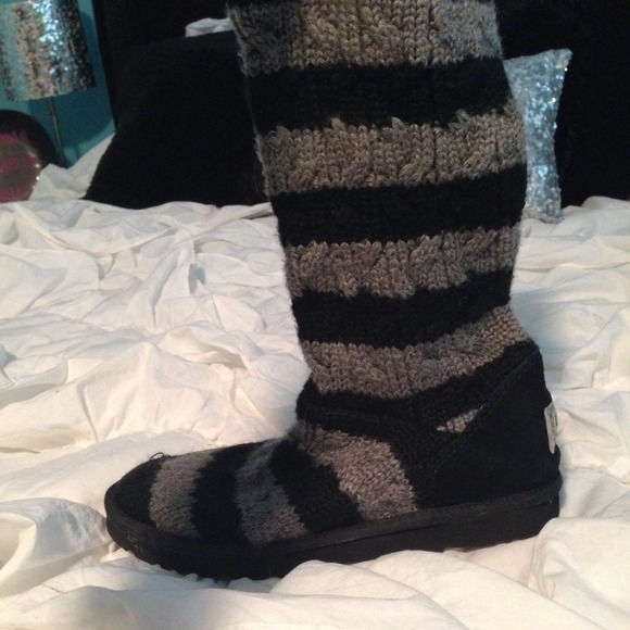 black or grey knitted uggs black or grey knitted uggs