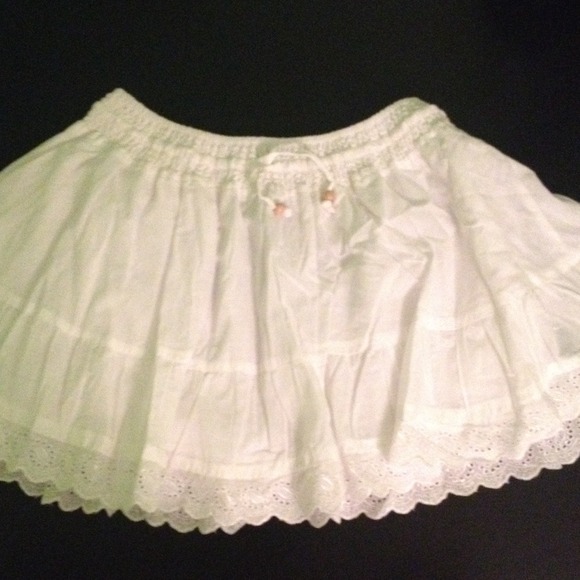 White lace skirt