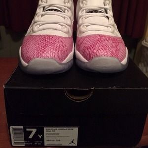 Air Jordan Pink Snakeskin 11 Low (GS) 7y