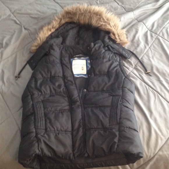 Aeropostale vest