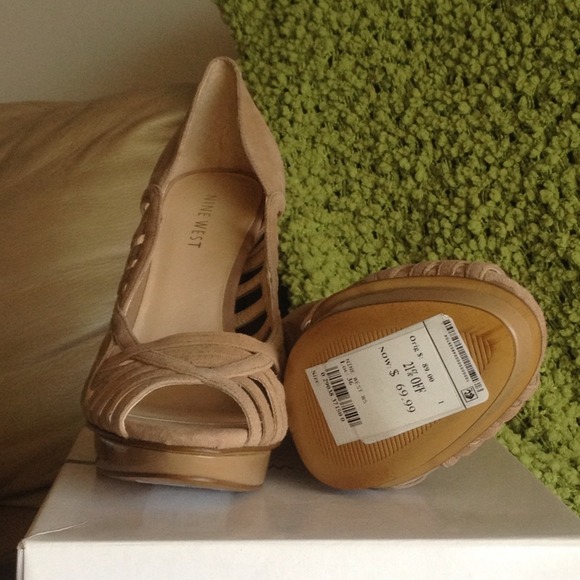 Nude heels - Picture 2 of 4