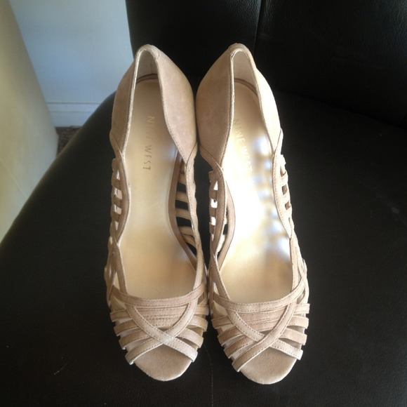 Nude heels - Picture 3 of 4