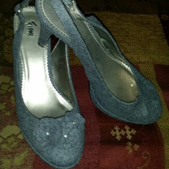 Cute Grey heels