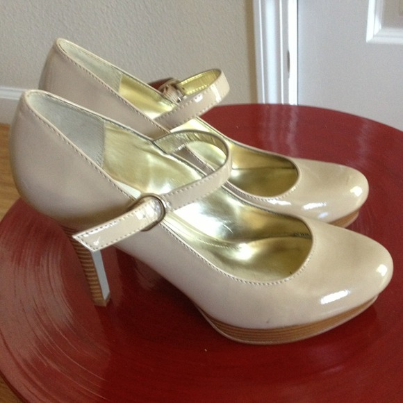 Still with tags!! From style&co. Super comfy tan - Picture 2 of 4