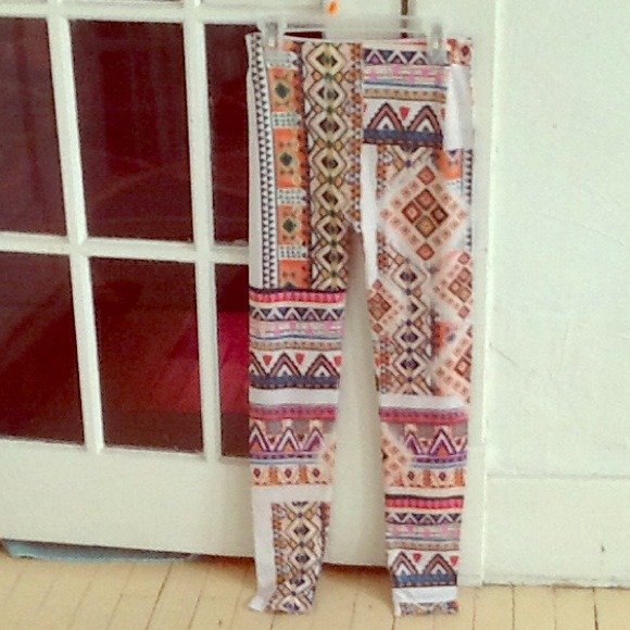 Tribal print leggings