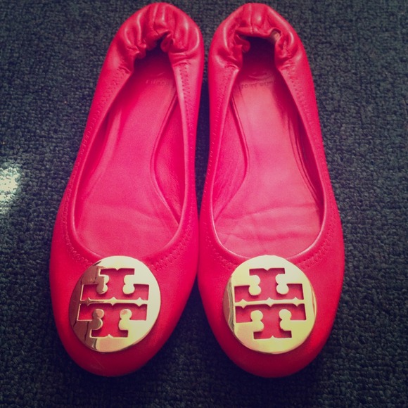 TORY BURCH RED REVA FLATS!