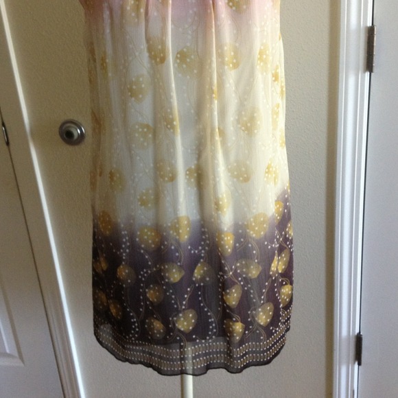 Dress, beautiful detailing. - Picture 3 of 5