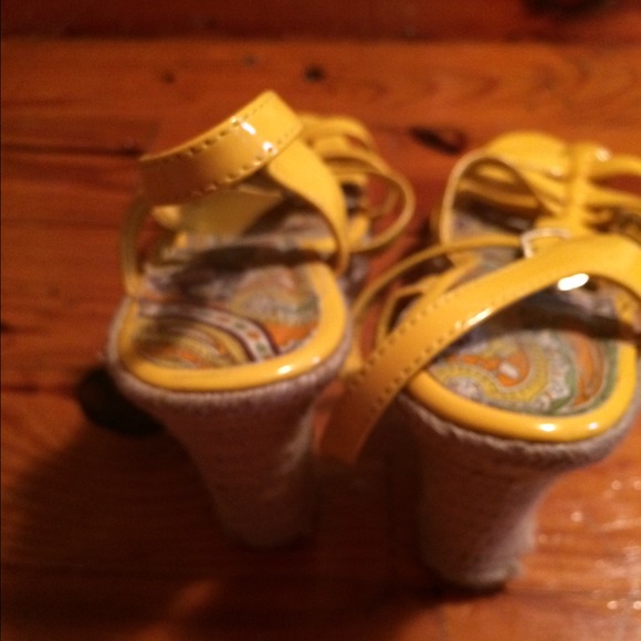 Yellow wedge sandals - Picture 2 of 2