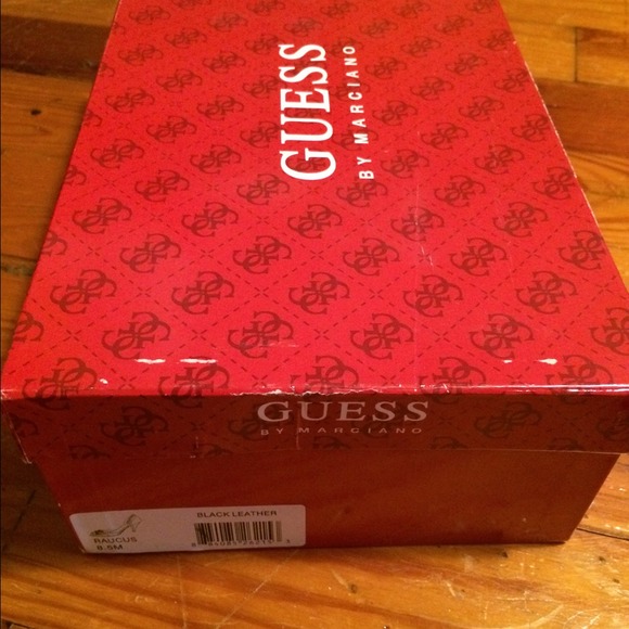 Guess studded open toe pumps - Picture 3 of 3