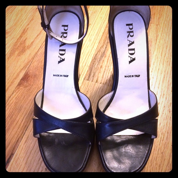 ⬇️was 250$⬇️Prada platforms
