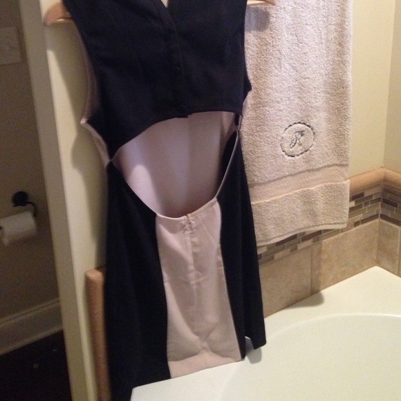 Dress - Picture 2 of 2