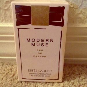 Estée Lauder perfume