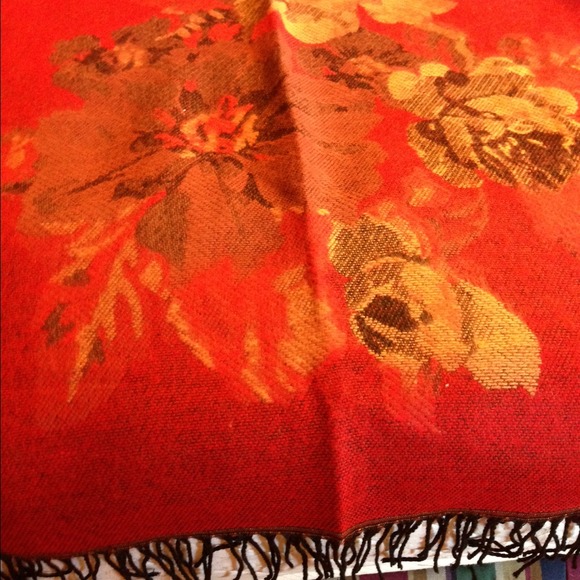 SALE 🇺🇸 Red Floral Wrap! Reverses to Solid Black