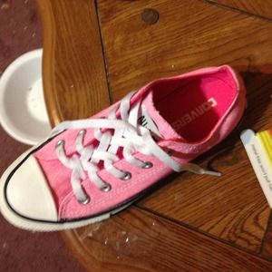 Pink converse