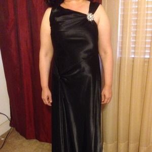 Long black dress!!