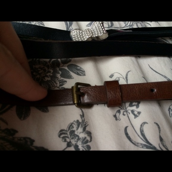 Lot of Four Waist Belts - Picture 3 of 3