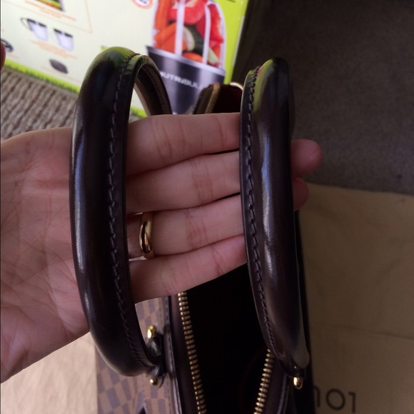 SOLD👏Authentic Louis Vuitton trevi pm in Damier - Picture 3 of 4