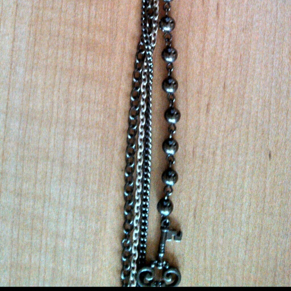 Long heart & key necklace - Picture 3 of 3