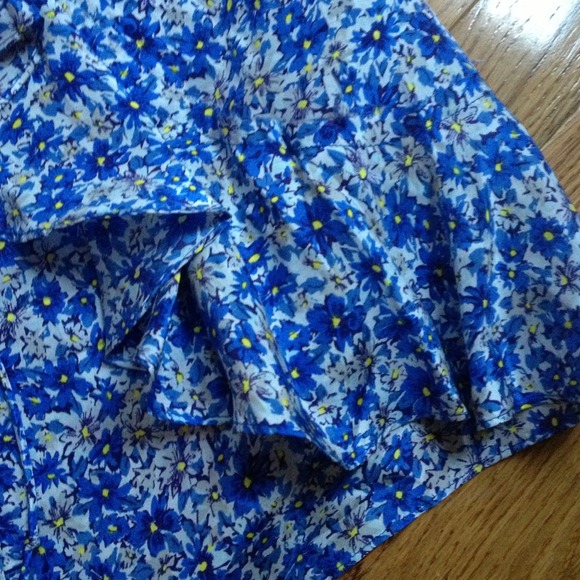 🌴silk ruffle spaghetti strap tank - Picture 3 of 4