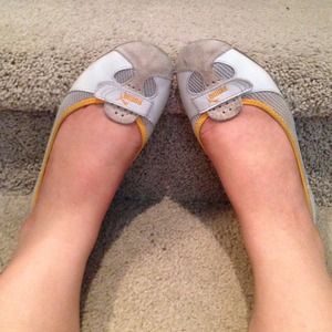 Puma flats