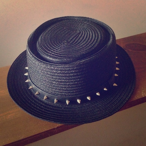 Forever 21 spiked porkpie hat