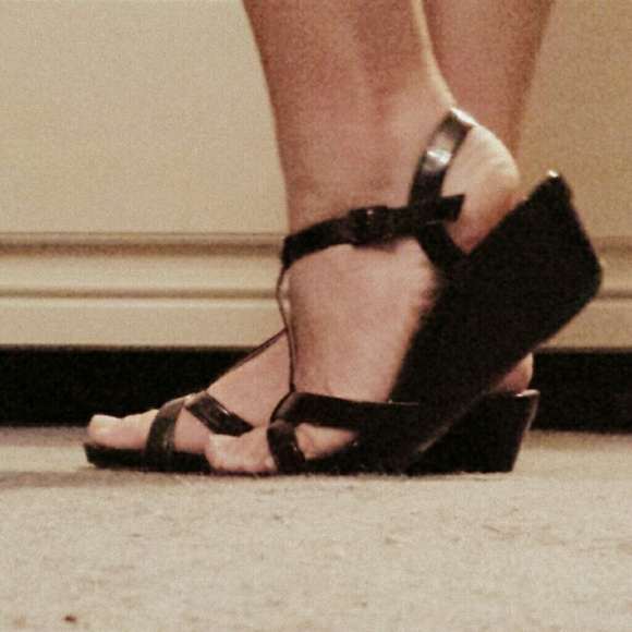 Black 1 inch heels