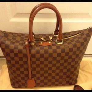 🎈SOLD🎈 LV Belmont