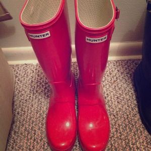 Red Hunter rainboots never worn outside