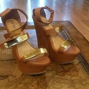 Woman wedge