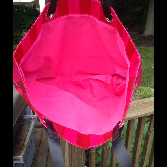 Brand New VS Tote - Picture 3 of 4
